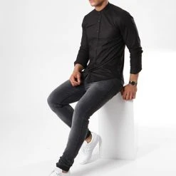Grosses soldes 🔔 Chemise Manches Longues Col Mao Slim Fit 403 Noir de LBO ❤️ 10 Grosses soldes 🔔 Chemise Manches Longues Col Mao Slim Fit 403 Noir de LBO ❤️ -France LBO Soldes Boutique lbo 136701 fab shalbo 403 20180903T143458 02