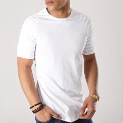 Acheter ⭐ Tee 🎉 Shirt Oversize 640 Blanc de LBO ❤️ -France LBO Soldes Boutique lbo 171271 FAB SHALBO 640 20190220T135951 04