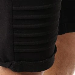 Meilleure vente 👏 Short Jogging Avec Empiecements 651 Noir de LBO ❤️ -France LBO Soldes Boutique lbo 173078 FAB SHALBO 651 20190228T135220 04