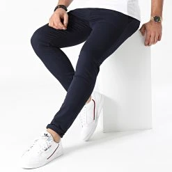 Bon marché 🧨 Pantalon Chino Skinny 1354 Bleu Marine de LBO ⭐ -France LBO Soldes Boutique lbo 236612 FAB SHALBO 1354 20201113T144147 03