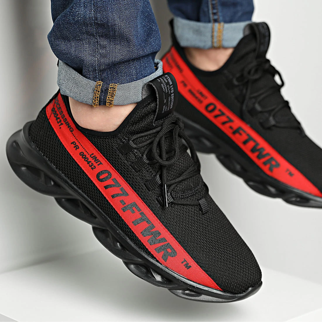 De gros 🎁 Baskets Bande Rouge 1346 Noir de LBO ✨ 3 De gros 🎁 Baskets Bande Rouge 1346 Noir de LBO ✨