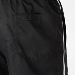 Meilleure vente ⭐ Short De Bain A Bandes 0007 Noir de LBO 🔥 -France LBO Soldes Boutique lbo 258978 FAB 1070510 0007 20210527T152435 03