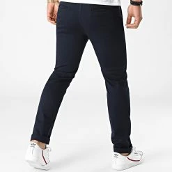 Nouveau 🔔 Pantalon Chino 1203 Bleu Marine de LBO ❤️ -France LBO Soldes Boutique lbo 261240 FAB SHALBO 1203 20210625T073644 04