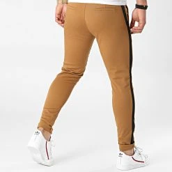Meilleur prix ⭐ Pantalon Chino Skinny Avec Bande 1777 Camel de LBO ✔️ -France LBO Soldes Boutique lbo 269495 FAB SHALBO 1777 20210719T152539 04