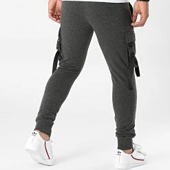 Vente flash ✨ Pantalon Jogging Cargo 1772 Gris Anthracite Chiné de LBO ⭐ 12 Vente flash ✨ Pantalon Jogging Cargo 1772 Gris Anthracite Chiné de LBO ⭐ -France LBO Soldes Boutique lbo 271048 FAB SHALBO 1772 20210719T152519 04