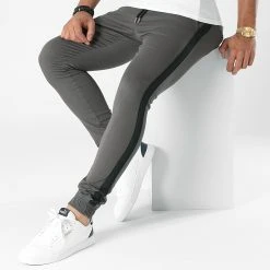 Offres ✨ Jogger Pant Super Skinny A Bandes 1909 Gris de LBO ✨ -France LBO Soldes Boutique lbo 276529 FAB SHALBO 1909 20210903T093927 03
