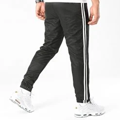 Sortie 😉 Pantalon Jogging A Bandes 0023 Noir de LBO 💯 -France LBO Soldes Boutique lbo 287377 FAB LBO 10701336 0023 20211020T115801 04