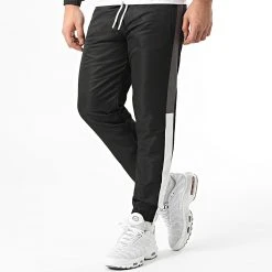 Grosses soldes 🧨 Ensemble De Survetement Tricolore A Bandes 0045 Noir Blanc Gris de LBO ⌛ -France LBO Soldes Boutique lbo 289187 FAB LBO 10701336 0045 20211217T075721 04