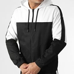 Offres 🛒 Ensemble De Survetement Bicolore Avec Bandes 0056 Noir Blanc de LBO 🥰 -France LBO Soldes Boutique lbo 289192 FAB LBO 10701336 0056 20211217T075638 02