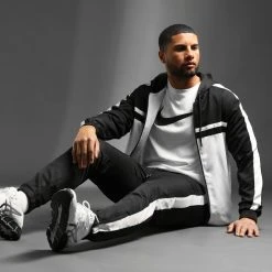 Remise 🥰 Ensemble De Survêtement Bicolore Avec Bandes 0046 Noir Blanc de LBO ✨ -France LBO Soldes Boutique lbo 289678 FAB LBO 10701336 0046 20220204T090737 05