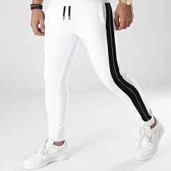 Grosses soldes 🎁 Pantalon Jogging A Bandes 2047 Blanc de LBO ❤️ -France LBO Soldes Boutique lbo 290742 FAB SHALBO 2047 20211229T123443 01