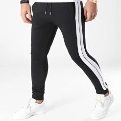 Acheter 🔔 Pantalon Jogging A Bandes 2048 Noir de LBO 🛒 -France LBO Soldes Boutique lbo 290743 FAB SHALBO 2048 20211229T123501 01