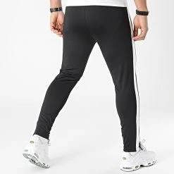 Nouveau 👏 Pantalon Jogging Training Bande 0036 Noir Blanc de LBO ❤️ 9 Nouveau 👏 Pantalon Jogging Training Bande 0036 Noir Blanc de LBO ❤️ -France LBO Soldes Boutique lbo 291066 FAB LBO 10701336 0036 20220126T151417 04