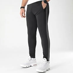 Sortie 🎉 Pantalon Jogging Training Bande 0037 Noir Gris Anthracite de LBO 👍 8 Sortie 🎉 Pantalon Jogging Training Bande 0037 Noir Gris Anthracite de LBO 👍 -France LBO Soldes Boutique lbo 291067 FAB LBO 10701336 0037 20220126T151435 03
