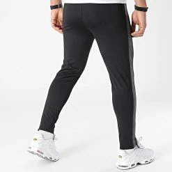 Sortie 🎉 Pantalon Jogging Training Bande 0037 Noir Gris Anthracite de LBO 👍 9 Sortie 🎉 Pantalon Jogging Training Bande 0037 Noir Gris Anthracite de LBO 👍 -France LBO Soldes Boutique lbo 291067 FAB LBO 10701336 0037 20220126T151436 04