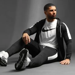 Le moins cher ✨ Ensemble De Survêtement Training Avec Bande Mesh 0047 Noir de LBO ⌛ -France LBO Soldes Boutique lbo 291071 FAB LBO 10701336 0047 20220204T090752 05