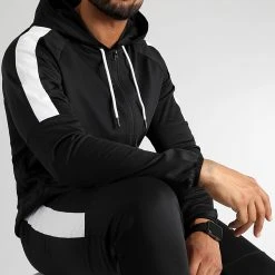 Le moins cher ✨ Ensemble De Survêtement Training Avec Bande Mesh 0047 Noir de LBO ⌛ -France LBO Soldes Boutique lbo 291071 FAB LBO 10701336 0047 20220810T141912 02