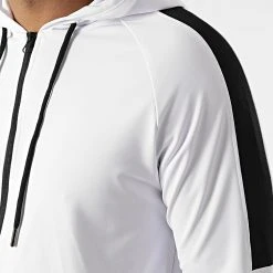 Acheter 🥰 Ensemble De Survêtement Training Avec Bande Mesh 0048 Blanc Noir de LBO 🤩 -France LBO Soldes Boutique lbo 291072 FAB LBO 10701336 0048 20220127T075201 02