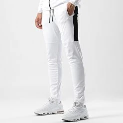 Vente flash ✔️ Ensemble De Survêtement Training Slim Fit Avec Bande Mesh 0049 Blanc de LBO 🌟 9 Vente flash ✔️ Ensemble De Survêtement Training Slim Fit Avec Bande Mesh 0049 Blanc de LBO 🌟 -France LBO Soldes Boutique lbo 291073 FAB LBO 10701336 0049 20220406T090753 04