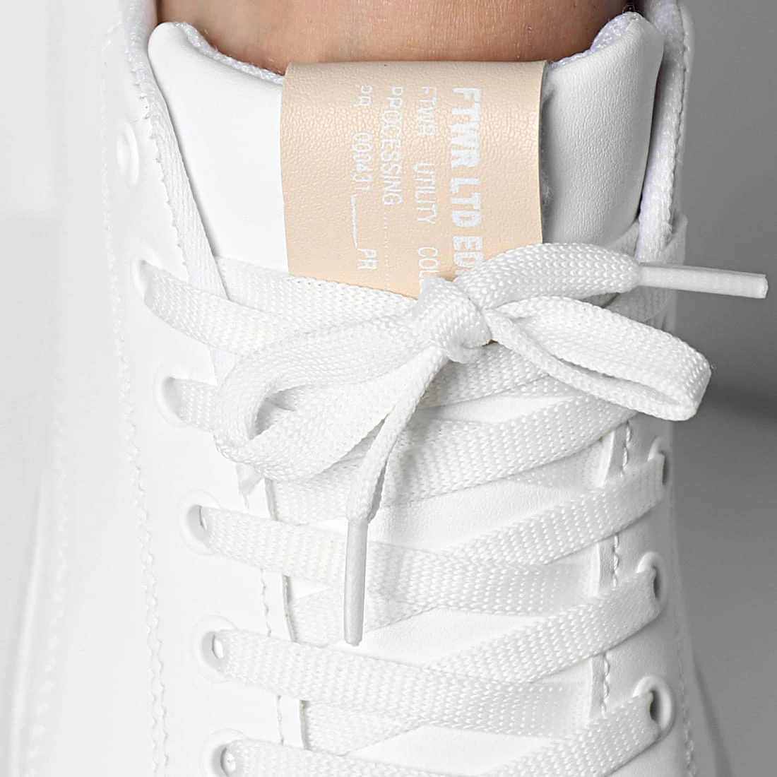 Grosses soldes 😉 Baskets Détails Beige 2344 Blanc de LBO ✨ 4 Grosses soldes 😉 Baskets Détails Beige 2344 Blanc de LBO ✨ – Image 2