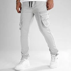 Grosses soldes 🤩 Pantalon Cargo 2439 Gris Clair de LBO ⭐ -France LBO Soldes Boutique lbo 327398 SHALBO 2439 20221007T091601 04