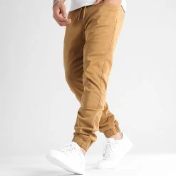 Bon marché ✔️ Jogger Pant Regular Fit 2707 Camel de LBO 🥰