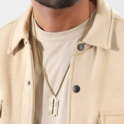 Nouveau ⭐ Collier Avec Pendentif Lame De Rasoir Doré de LBO 🔔