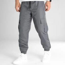 Vente flash 👏 Lot De 2 Pantalons Cargo 10701336 Gris Anthracite Noir de LBO 🎁 -France LBO Soldes Boutique lbo 347738 LOT 10701336 0204 10701336 0213 20221111T135746 05